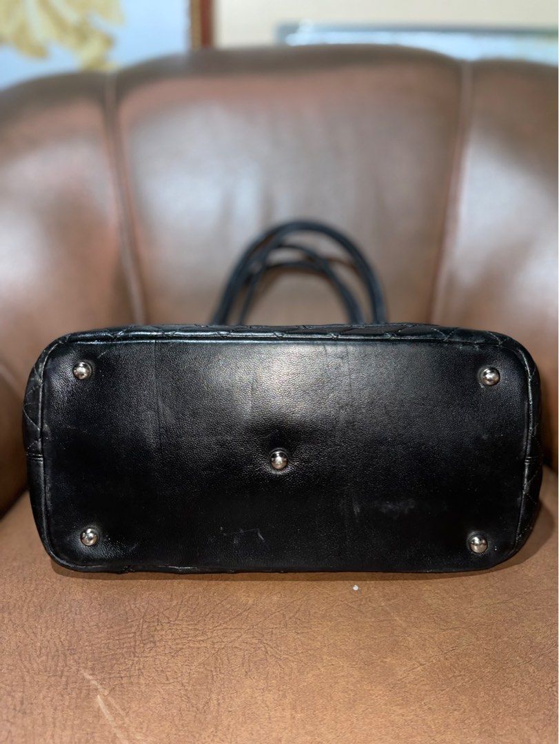 Chanel Cambon Tote Bag (Category: Tote Bags) located in Dagupan City. Submitted by fonsomatthy (Listing ID 1377495395, Image 3). Description: ‼️FOR SALE‼️ ✅ Chanel Cambon Tote Bag, medium sized 👉🏻 Flaws are minimal signs of use ✅ Overall in good condition, 8/10 🧾 MOP will be Gcash 🚚 MOD will be via J&T 💬 PM for queries 👉🏻 0961-754-9147.