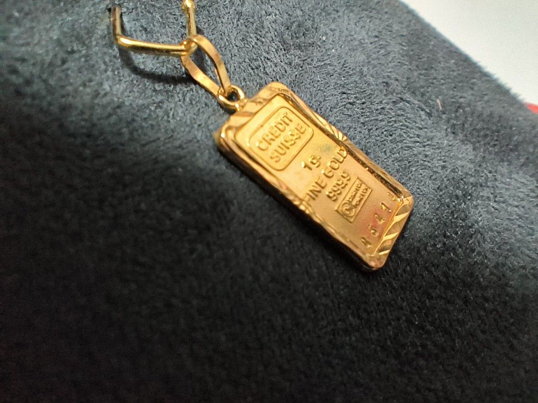 credit Suisse 999 1g Gold bar with 916 gold frame Pendant 1.29g 16mm X 9mm x 1mm (999 gold) (Category: Babies & Kids Fashion) located in Singapore. Submitted by charlesyichao (Listing ID 1377444067, Image 3). Description: Credit Suisse 999 Gold 1g bar in 916 gold frame Pendant weight 1.29g dimensions 16mm X 9mm x 1mm size of chain holder 2mm 916 Gold hall mark on frame 999.9 gold bar the gold bar itself is more than 199 at retail. this is 999 gol