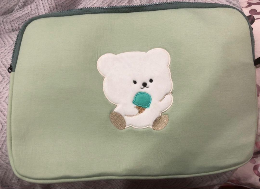 cute laptop bag (Category: Laptop Bags & Sleeves) located in Singapore. Submitted by cceh4368 (Listing ID 1377467771, Image 1). Description: bought online but it was too big for my laptop it’s 15 inch horizontally looking to get rid of it as i’m clearing my rm.