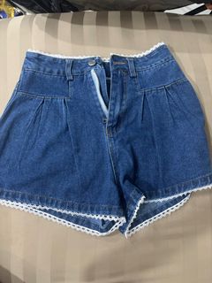 (Category: ) located in . Submitted by jewelsx (Listing ID 1377484066, Image 1). Description: .