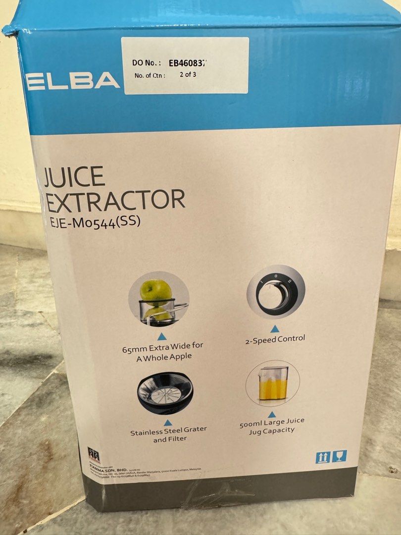 Elba 500L Juice Extractor (Category: Juicers, Blenders & Grinders) located in Kuala Lumpur. Submitted by shanice72 (Listing ID 1377458573, Image 3). Description: Letting it go as I'm moving out of rental house and back to parents’ place. It’s been used only about three times and is in excellent condition. If you're interested or would like more details, feel free to DM! Product Specifications: - Brand: Elba - Type: Centrifugal Juicer - Material: 