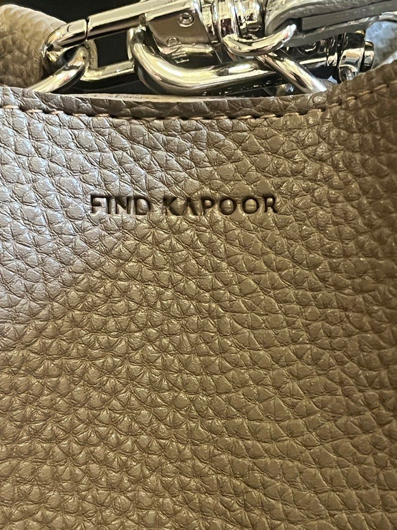 Find Kapoor shoulder bag (Category: Luxury Bags & Wallets) located in Taguig. Submitted by bonnakid (Listing ID 1377374650, Image 3). Description: .