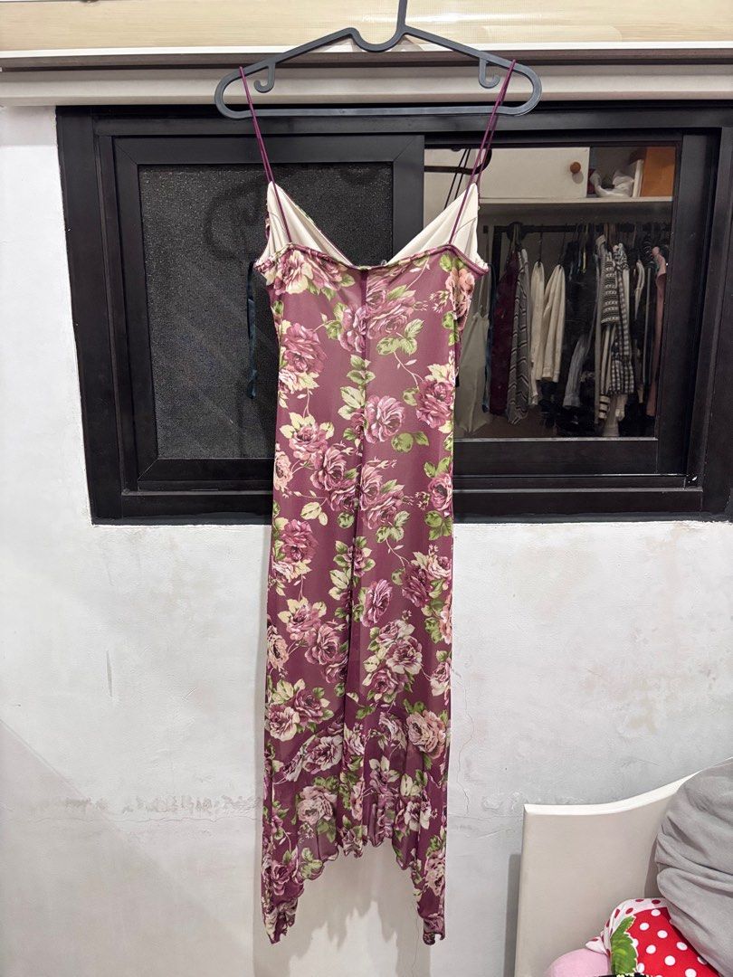 Floral slip dress (Category: Dresses) located in Meycauayan. Submitted by declutter0403 (Listing ID 1377495022, Image 2). Description: Sobrang fave!!! Hard to let go 😩.