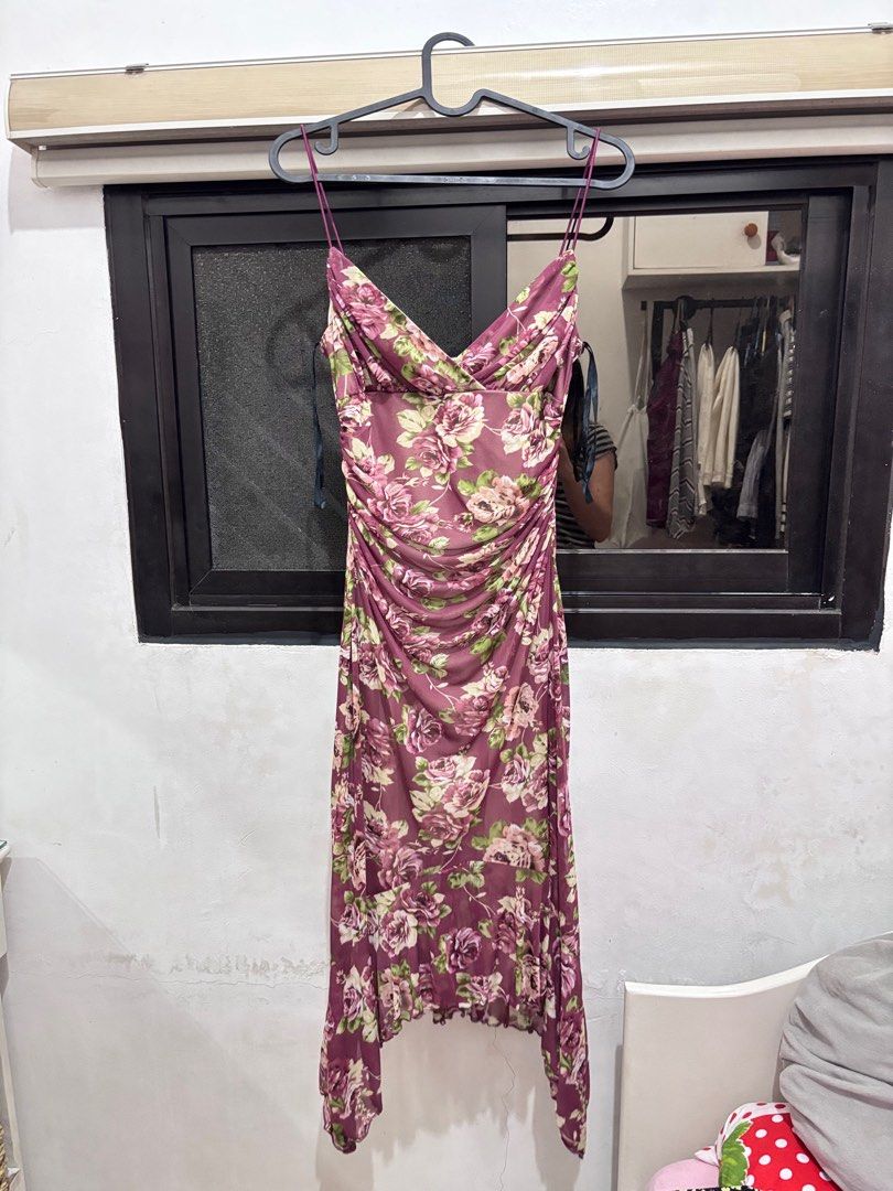 Floral slip dress (Category: Dresses) located in Meycauayan. Submitted by declutter0403 (Listing ID 1377495022, Image 1). Description: Sobrang fave!!! Hard to let go 😩.