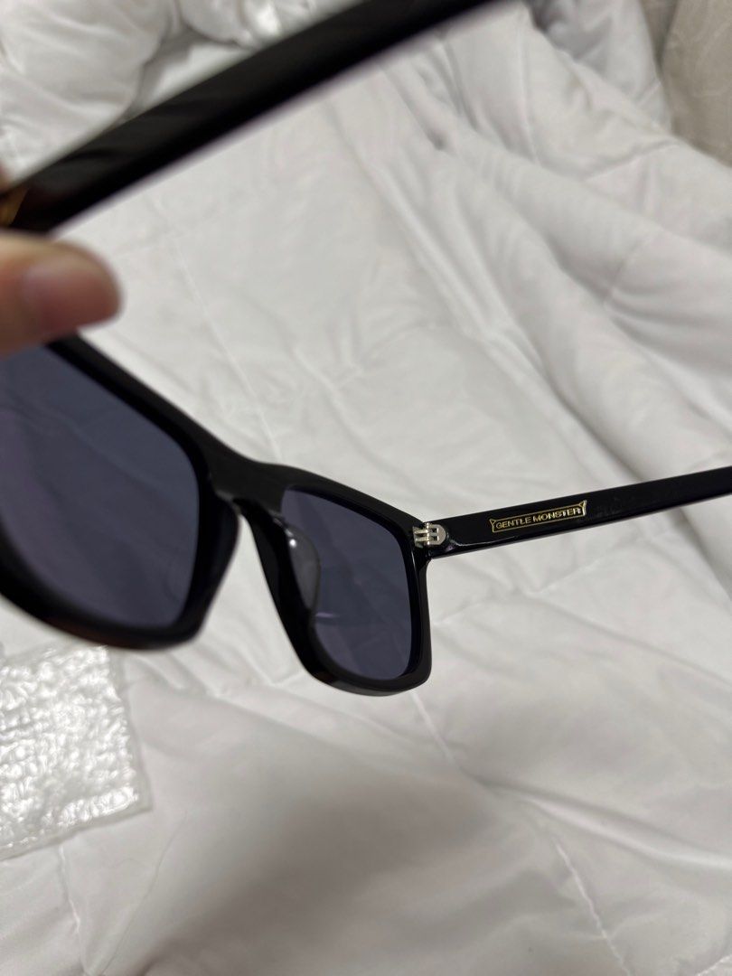 Gentle Monster (Zinga) (Category: Sunglasses & Eyewear) located in Singapore. Submitted by lostinthisworldd (Listing ID 1377458149, Image 3). Description: Dont have case thats why selling low.