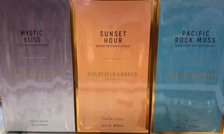 (Category: ) located in . Submitted by fragrance_journey_sg (Listing ID 1377443617, Image 1). Description: .