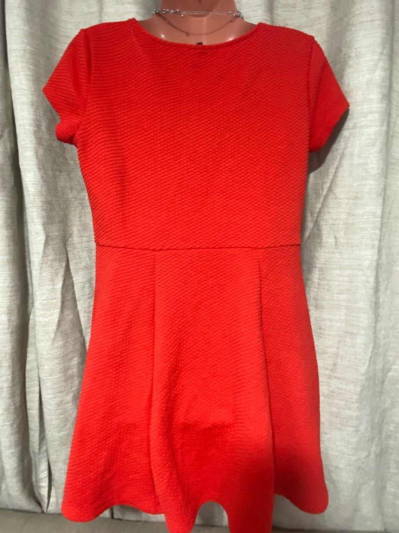 H&M Red Dress (Category: Dresses) located in Marikina City. Submitted by creatingmorespace (Listing ID 1377516028, Image 2). Description: H&M Dress Very nice when worn Used once Stretchable (will fit Medium to XL) W: 15.5” L: 30” RFS: Doesn’t fit me anymore.