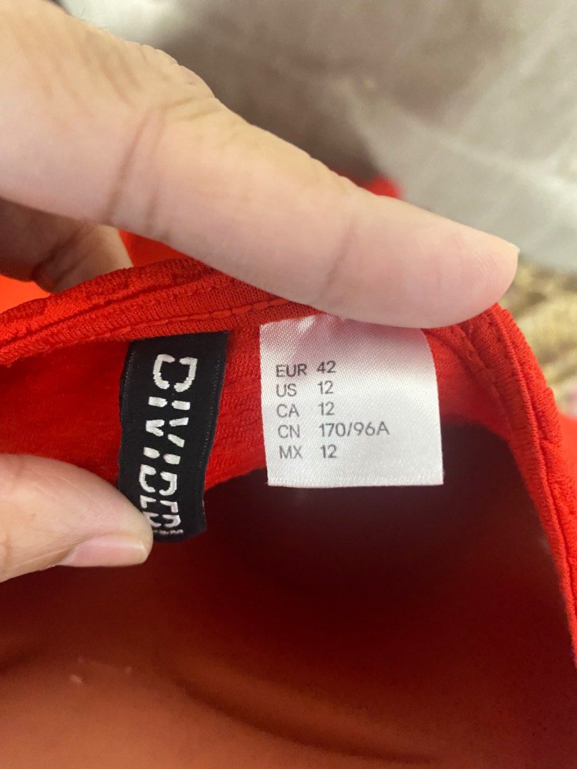 H&M Red Dress (Category: Dresses) located in Marikina City. Submitted by creatingmorespace (Listing ID 1377516028, Image 3). Description: H&M Dress Very nice when worn Used once Stretchable (will fit Medium to XL) W: 15.5” L: 30” RFS: Doesn’t fit me anymore.
