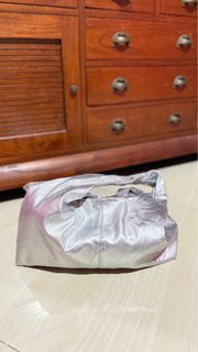 (Kategori: ) berada di . Dikirim oleh nnaabb_ (ID iklan 1377535994, Gambar 1). Deskripsi: .