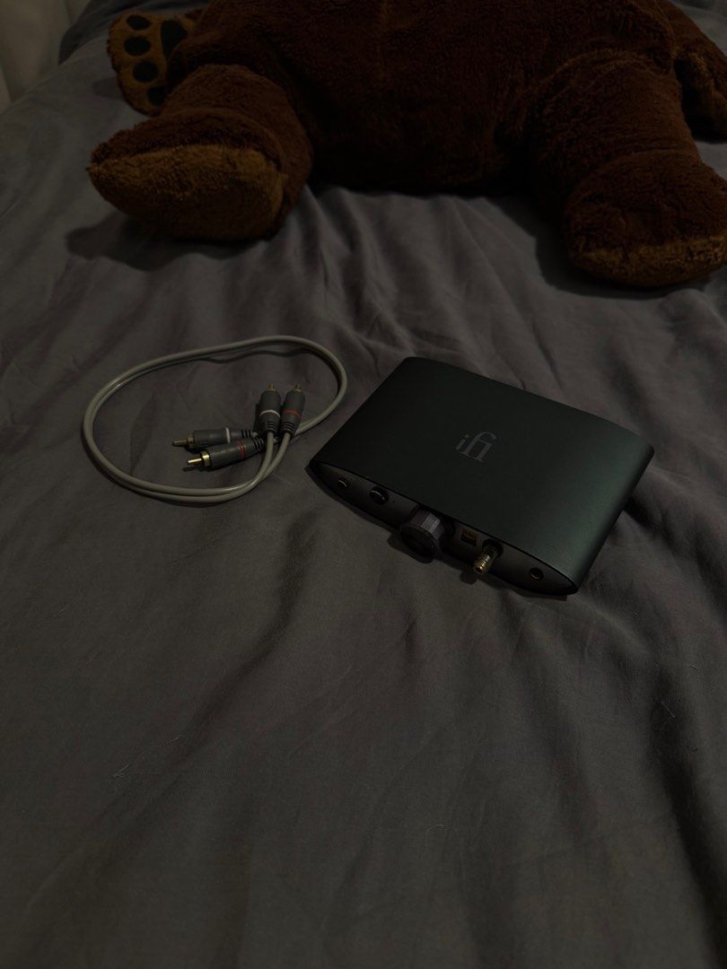 iFi Zen DAC V2 with RCA cable (Category: Other Audio Equipment) located in Singapore. Submitted by ianzzyy (Listing ID 1377553772, Image 1). Description: iFi Zen DAC V2 with the RCA cables it came with Used for speaker setup for a couple of months everything works perfectly Comes with a AUX 3.5mm to Unbalanced converter.