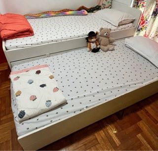 (Category: ) located in . Submitted by Visa2 (Listing ID 1377508896, Image 1). Description: .