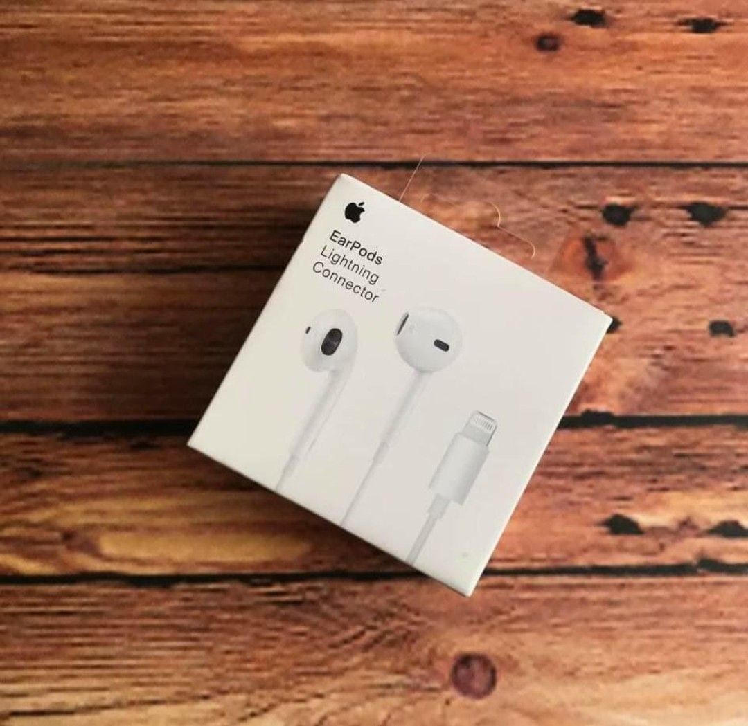 IPhone iPad Lightning Earphones headset ONHAND (Category: Earphones) located in Manila. Submitted by APPLEGOALS (Listing ID 1377463701, Image 1). Description: ONHAND ITEMS 🔥 45 minutes delivery only PM US NOW ! Guaranteed Fast Transaction 🚄 Available For Lalamove Nationwide 🛵 STA CRUZ MANILA LOCATION 📍 Original Brandnew Item ! For nationwide Delivery LBC and J and T Delivery 🚚 "All Items that we list ONHAND We will Delete it once this is sol