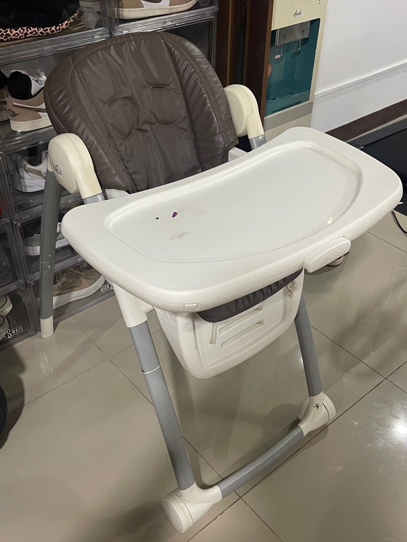Joie HighChair & Chicco Bravo Stroller (Category: Strollers) located in Las Pinas. Submitted by msat23 (Listing ID 1377456845, Image 2). Description: Selling Joie High Chair 6-1 and Chicco Bravo Stroller Pic attach/ well used sign of used but presentable, used for 2yrs my child is 3yrs old already and dont want to used it anymore RFS: bawas kalat Pickup or Can be deliver within Las Pinas Both for ₱11k (Nego).