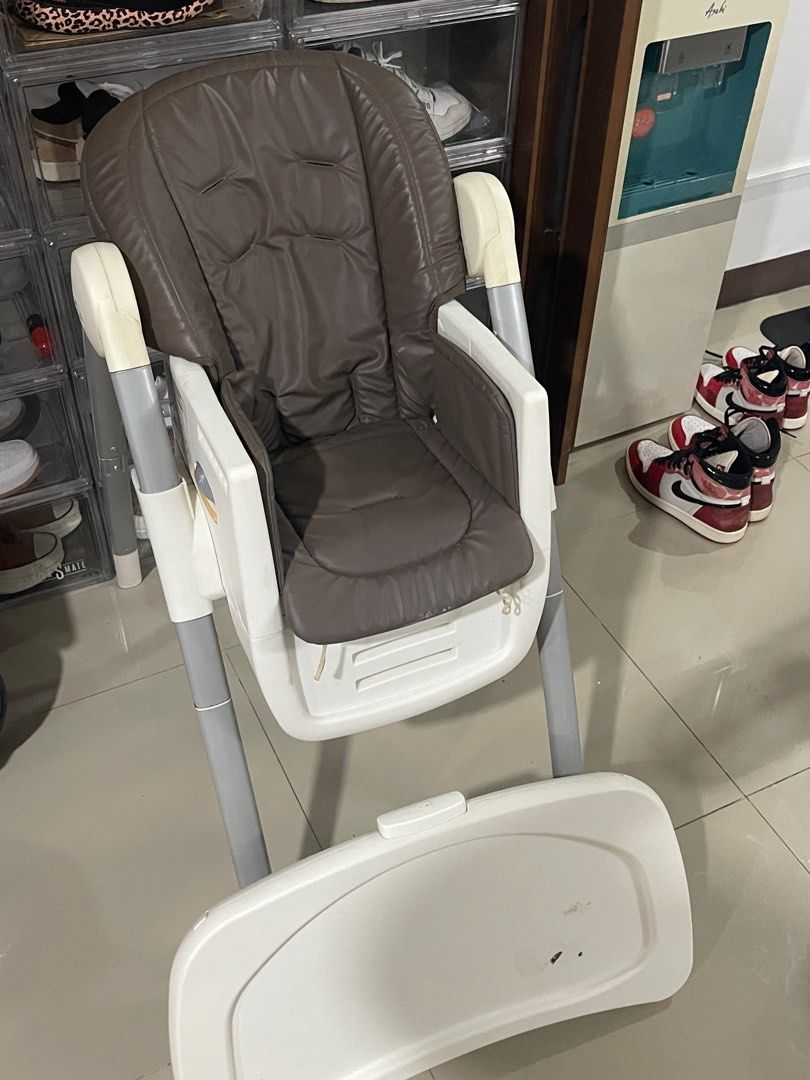 Joie HighChair & Chicco Bravo Stroller (Category: Strollers) located in Las Pinas. Submitted by msat23 (Listing ID 1377456845, Image 3). Description: Selling Joie High Chair 6-1 and Chicco Bravo Stroller Pic attach/ well used sign of used but presentable, used for 2yrs my child is 3yrs old already and dont want to used it anymore RFS: bawas kalat Pickup or Can be deliver within Las Pinas Both for ₱11k (Nego).