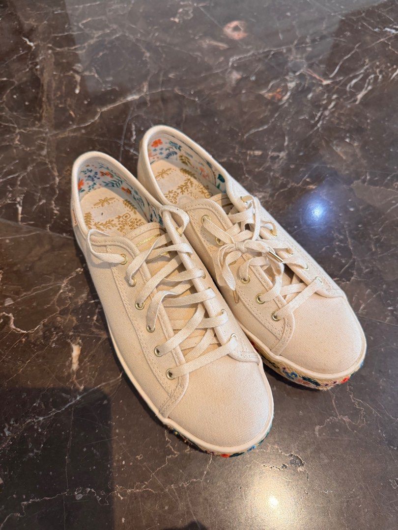 KEDS Platform shoes (Category: Sneakers) located in Quezon City. Submitted by bubbles613 (Listing ID 1377451697, Image 1). Description: Used 3x only Size 7 WOMEN.