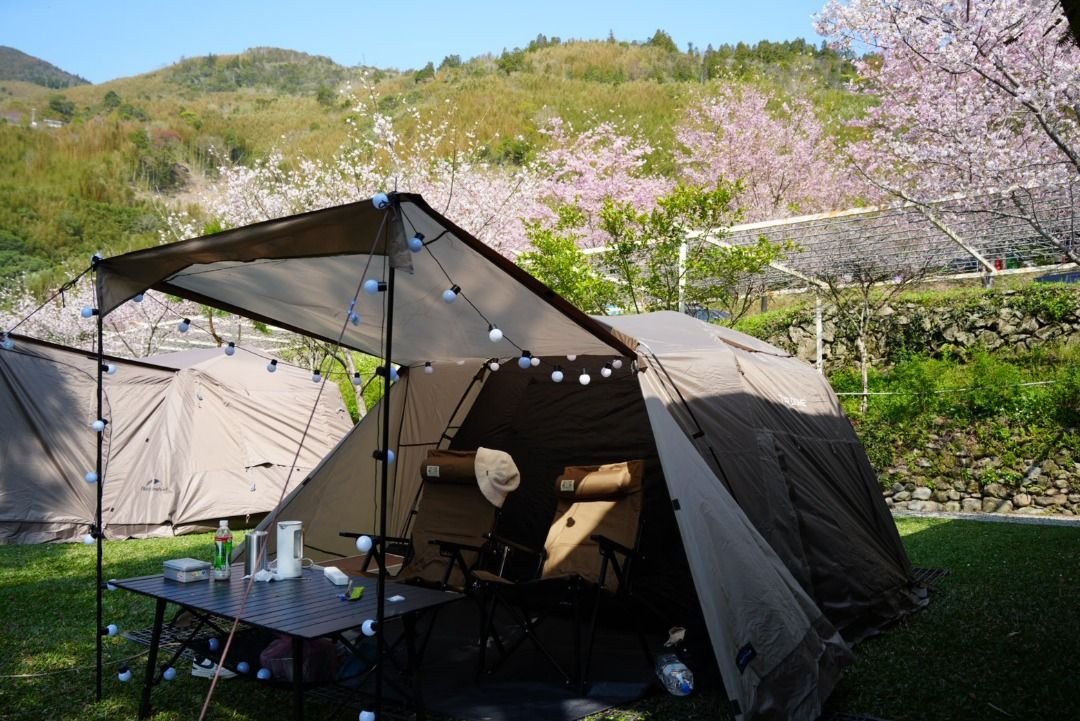 由 wangzoyin61351 (刊登 ID 1377427938，圖片 3) 提交，位於 台北市 (Taipei) 的 二手KZM提爾帳 (類別：健行及露營)，說明：Q1.售出原因? A1.退坑 Q2.露過幾次? A2.2次 一次乾燥撤收 第二次濕帳但回家當天馬上曬乾 Q3商品狀況?A3.保存良好 配件完整。
