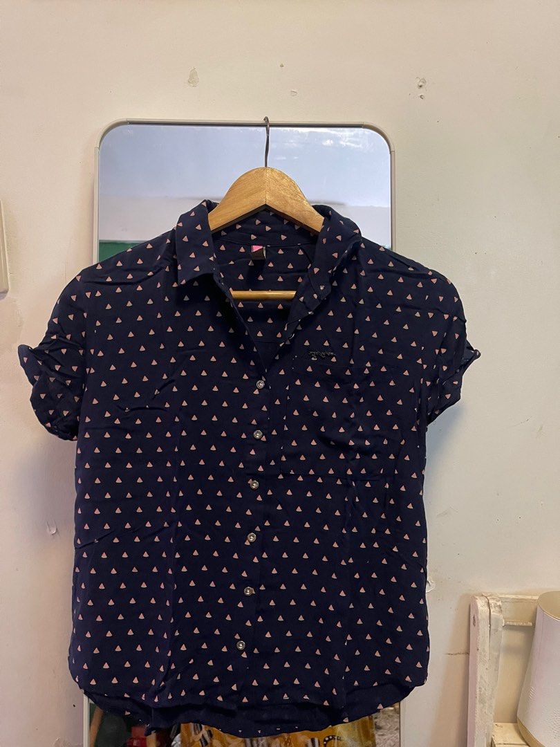 LEE POLO BLOUSE (Category: Blouses) located in Manila. Submitted by lovedaleee (Listing ID 1377415160, Image 1). Description: .