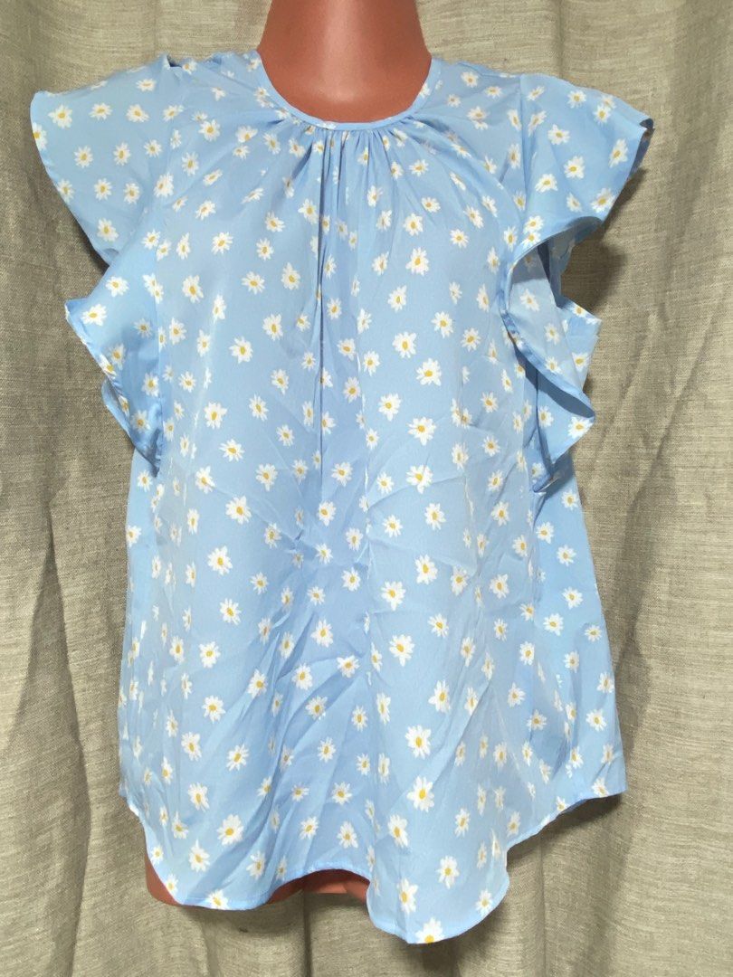 Light Blue Terranova Floral Blouse (Category: Blouses) located in Marikina City. Submitted by creatingmorespace (Listing ID 1377530827, Image 1). Description: Used once Very nice when worn Authentic, bought at Terranova Trinoma Presko ang fabric (Hindi manipis at hindi makapal).