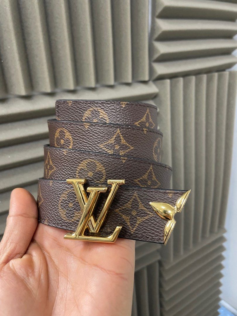 LOUIS VUITTON Pretty Black/Monogram Reversible Belt (Category: Luxury Accessories) located in Manila. Submitted by luxemax_09 (Listing ID 1377427792, Image 1). Description: .