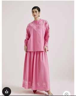 (Category: ) located in . Submitted by butik411 (Listing ID 1377549921, Image 1). Description: .