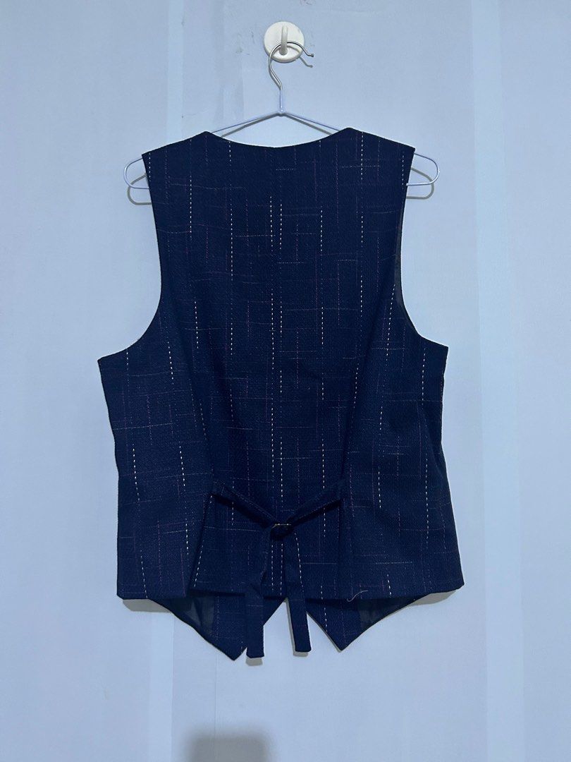 Men's Slim Fit Suit Vest (Category: Vests) located in Manila. Submitted by chen_clybelles (Listing ID 1377546298, Image 2). Description: .
