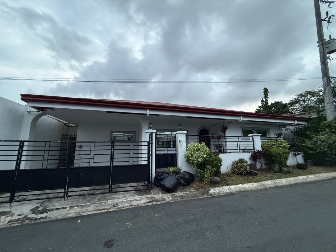 (Category: ) located in . Submitted by nikkiroxas_ (Listing ID 1377554503, Image 1). Description: .