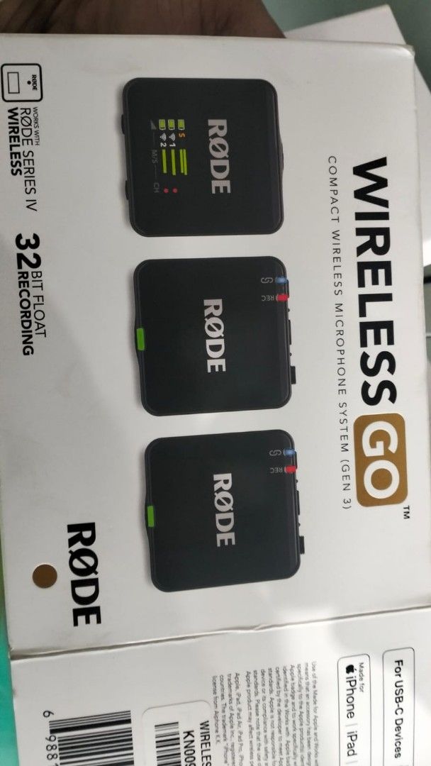 Microphone (Category: Microphones) located in Singapore. Submitted by audaciousauctionnlelong (Listing ID 1377448144, Image 1). Description: new only no box. keen buyer pm only. low baller and people keep asking but no deal KEEP OFF. 2 in stock(no boxes). price are nego.