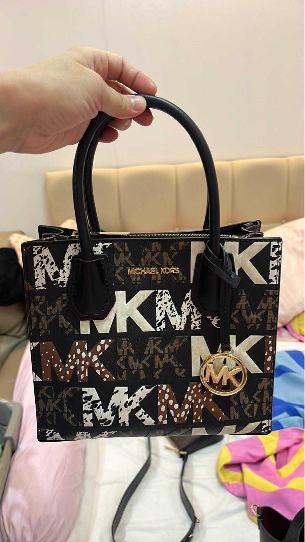 MK mercer (Category: Luxury Bags & Wallets) located in Valenzuela. Submitted by ksprelovedstuffs (Listing ID 1377542056, Image 1). Description: .