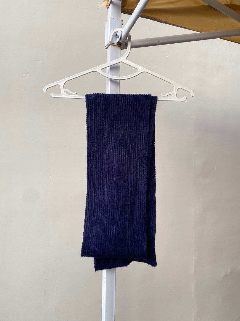 NAVY BLUE SCARF KNITTED (Category: Scarves) located in Santa Cruz. Submitted by narda_ (Listing ID 1377478750, Image 1). Description: good as new 10/10 navy blue ₱ 100+ SF 📍Santa Cruz, Laguna.