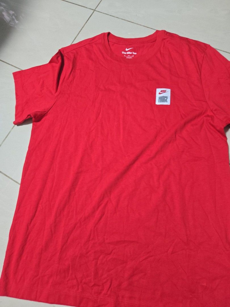 Nike Grey Crewneck oversie L/Red Air force Xl/Black Nike hoop XL (Category: Tshirts & Polo Shirts) located in Singapore. Submitted by capricorn_ascendant (Listing ID 1377439156, Image 3). Description: - Grey Nike crewneck t-shirt - Small Nike logo on front - Large 'nike.' print on back - Ideal for casual wear buy 1 for $10. 3 for $20.