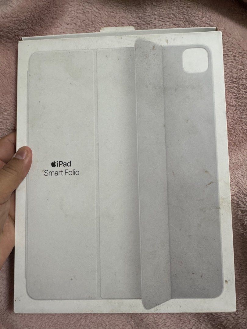 Original Folio Case (Category: Cases & Sleeves) located in Quezon City. Submitted by znarf.marcial (Listing ID 1377374641, Image 2). Description: FS: barely used Folio Case for Ipad pro 12.9inch. With Original box.