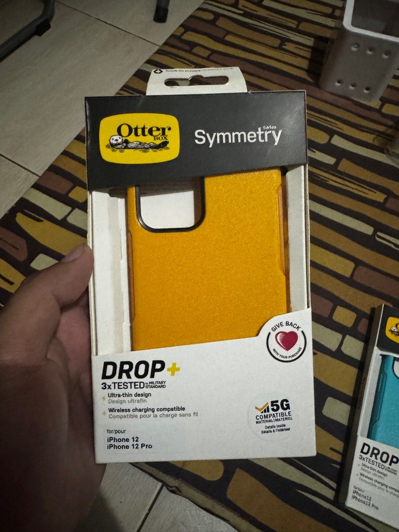 Original Otter Box for Iphone 12 and Iphone 12 Pro (Category: Cases & Sleeves) located in Manila. Submitted by jclaudato (Listing ID 1377498634, Image 2). Description: Original Otter Box for Iphone 12 and Iphone 12 Pro. Never been used, Brand new. RFS: Upgraded my phone.