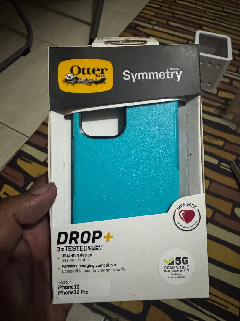 Original Otter Box for Iphone 12 and Iphone 12 Pro (Category: Cases & Sleeves) located in Manila. Submitted by jclaudato (Listing ID 1377498634, Image 3). Description: Original Otter Box for Iphone 12 and Iphone 12 Pro. Never been used, Brand new. RFS: Upgraded my phone.