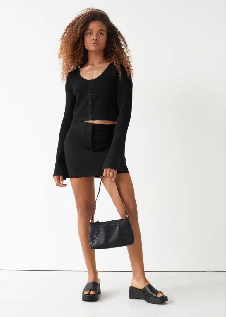 &other stories large Tailored mini skirt (Category: Skirts) located in Mandaue City. Submitted by cebugoods (Listing ID 1377430822, Image 3). Description: Size medium but fits large. With tags doesnt fit me. Great material.