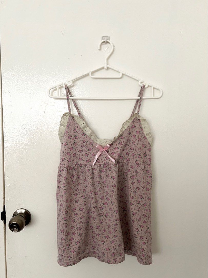 Pink coquette floral top (Category: Sleeveless) located in Quezon City. Submitted by http.ashi (Listing ID 1377397037, Image 1). Description: so cute in person!!.