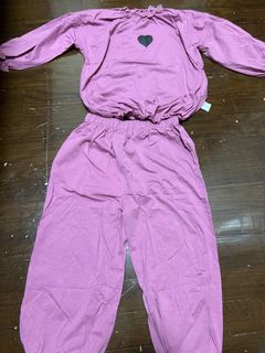 (Category: ) located in . Submitted by thrift_with_me_ (Listing ID 1377500128, Image 1). Description: .