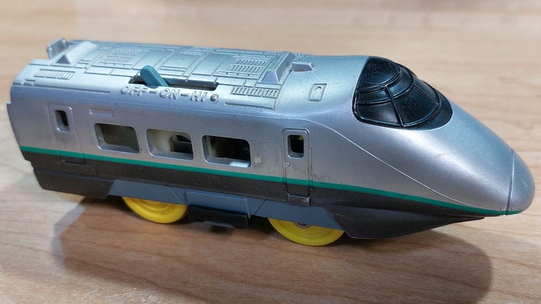 (Preloved) Plarail Series 400 Shinkansen Tsubasa (Category: Vehicle & Diecast Models) located in Baguio. Submitted by ryssocollects (Listing ID 1377459492, Image 3). Description: FOR SALE! Preloved Plarail Series 400 Shinkansen in the Tsubasa livery. *TRACKS ARE NOT INCLUDED - Working magnetic coupler - Non-corroded battery contacts ❗️ISSUES: - Not working - Has paint scratches - Hardened traction tires/ rubber (not melted) *Issues are visible in