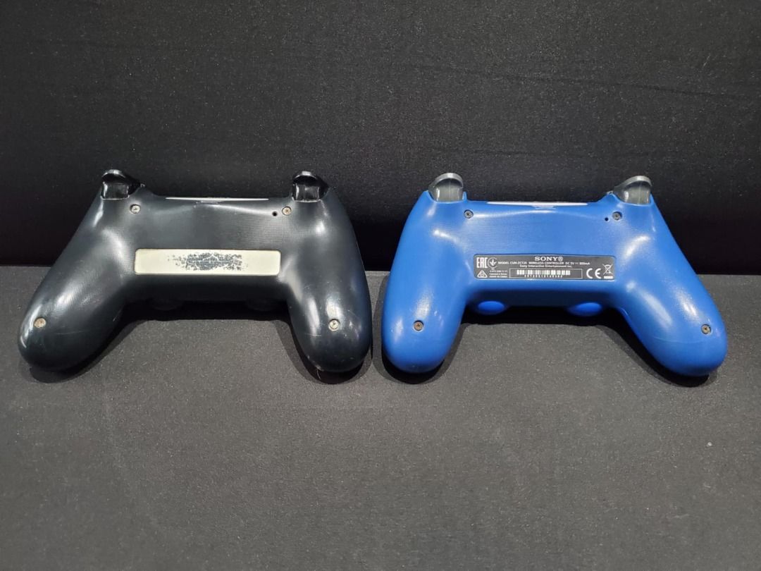 PS4 Controller ⚠️jUNK (Category: PlayStation) located in Davao. Submitted by johndesu1206484 (Listing ID 1377380965, Image 2). Description: This is a Junk Item ⚠️Buy with caution fully functional ang Black pag sa pc pero hindi ma connect sa ps4 and both ay hindi ma charge. kayo na po mag pa ayos. ang Blue Hindi gumagana. Note: Himdi pa po napaayos kaya di ko sure kong anong sira..