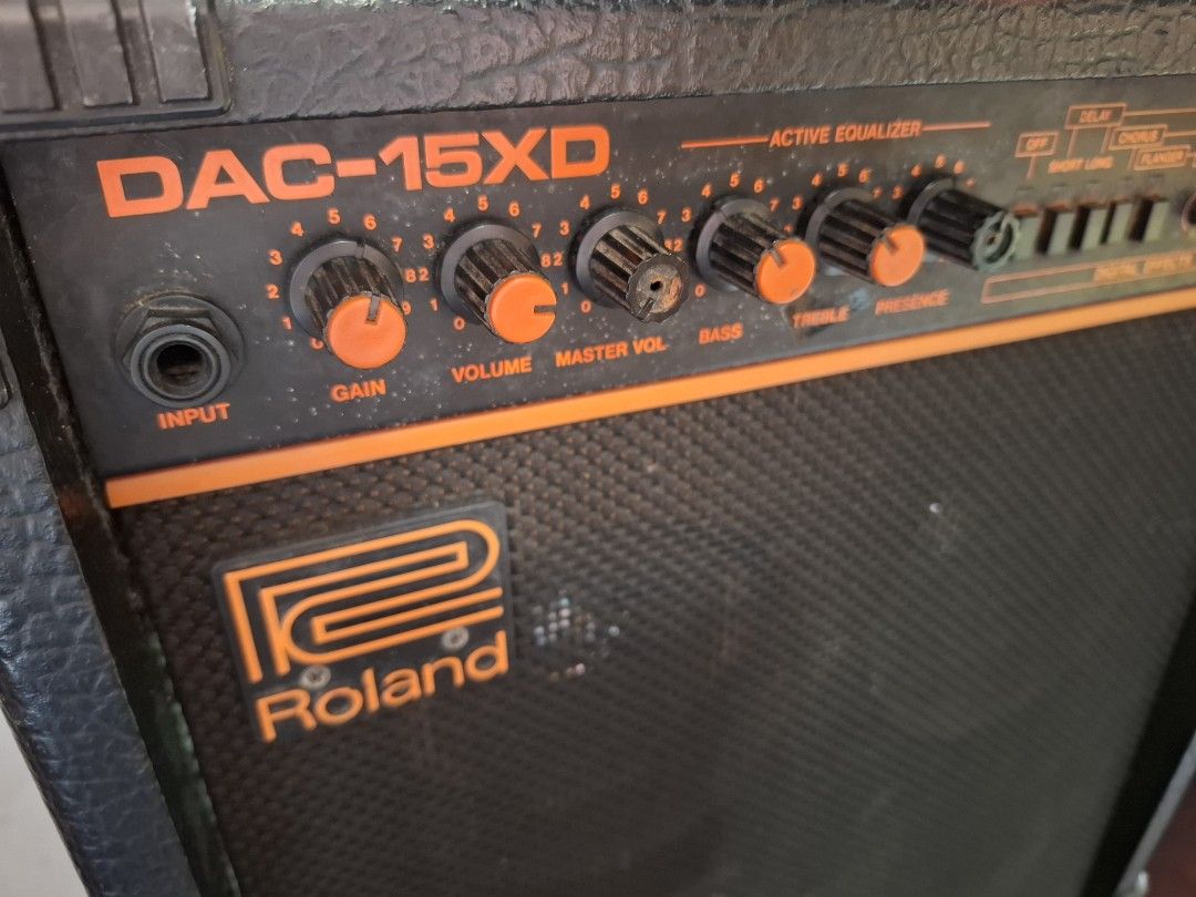 Roland DAC-15D & DAC-15XD Guitar Combo Amp Amplifiers, Hobbies & Toys ...