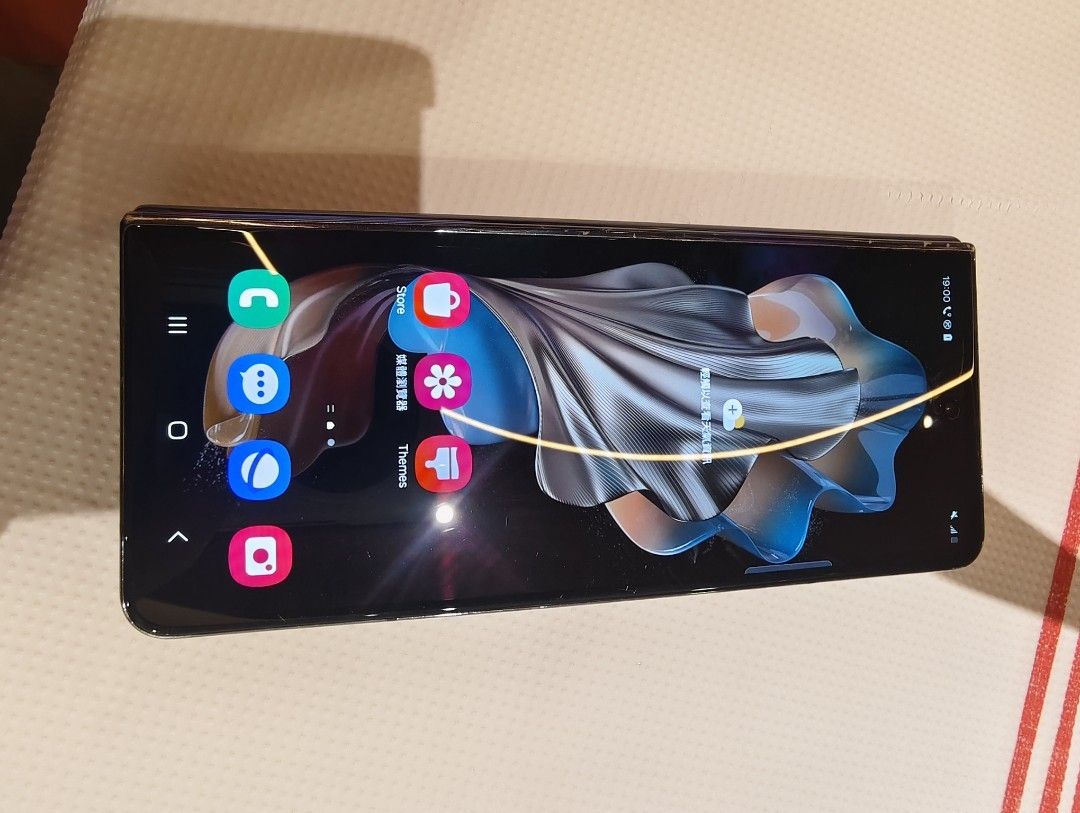 Galaxy Z Fold 4 1TB 香港版（有價講】Samsung Galaxy Z Flip 4