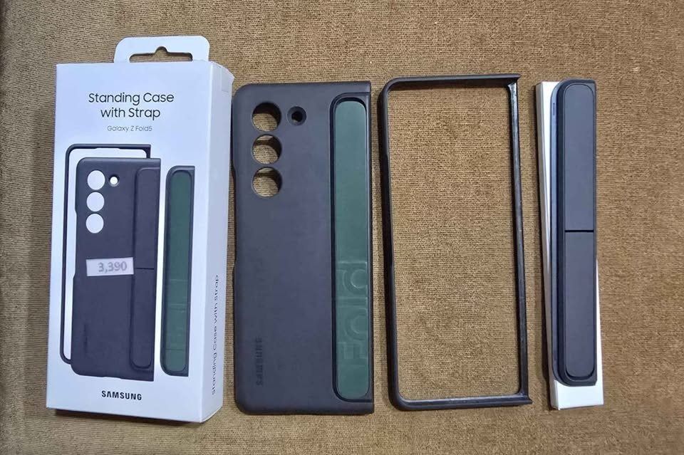 Samsung Z Fold 5 Accessory (Category: Cases & Sleeves) located in Caloocan City. Submitted by drichenriq45890 (Listing ID 1377428101, Image 1). Description: Post for my cousin Samsung Z Fold 5 Accessory Standing Case with strap Slightly used P1,500 RFS: Nabenta na nya yung mismong Samsung Z phone Call/Text 09228117358 Drich.