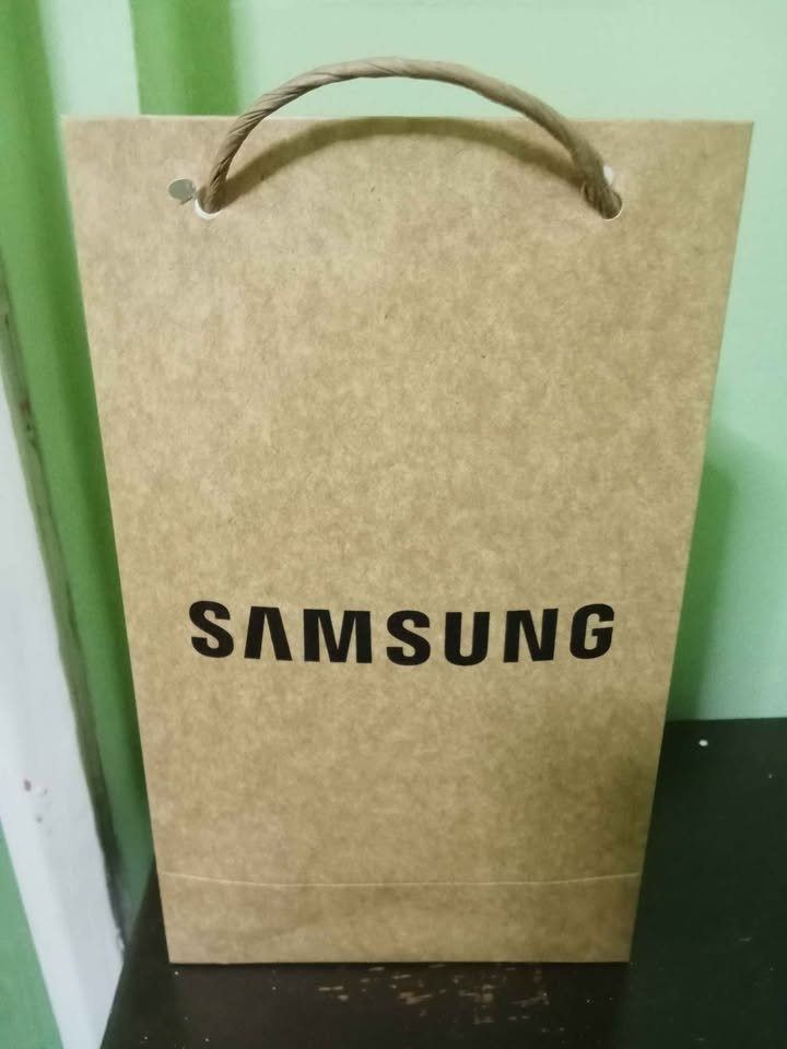 Samsung Z Fold 5 Accessory (Category: Cases & Sleeves) located in Caloocan City. Submitted by drichenriq45890 (Listing ID 1377428101, Image 2). Description: Post for my cousin Samsung Z Fold 5 Accessory Standing Case with strap Slightly used P1,500 RFS: Nabenta na nya yung mismong Samsung Z phone Call/Text 09228117358 Drich.