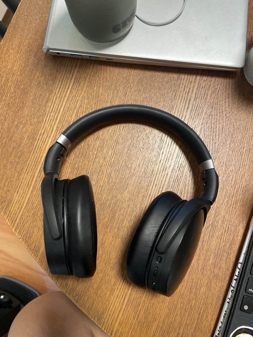 Sennheiser HD450BT （分類：頭戴式/罩耳式耳機）位於 Hong Kong。 由 wilsolo2003 提交（商品編號 1377458553，圖片 3）。簡介： ✅sound quality ✅noise cancellation ✅portability ✅battery life ✅fast charging。