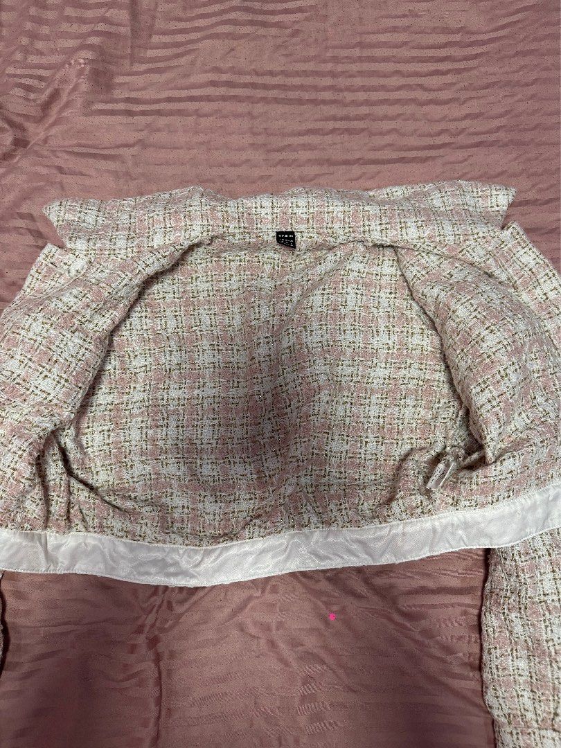 Shein pink cropped tweed coat (Category: Coats, Jackets and Outerwear) located in Quezon City. Submitted by tabithaag11n (Listing ID 1377518504, Image 3). Description: Brand new. Never used. Stocked in my cabinet for years. Rfs: i dont like the fabric. Tweed is not my fave. lowballers will not be entertained Mop: GCASH & BPI only Courier: lbc and jnt Can do same day delivery (buyer should pay for the sf / delivery fee) .