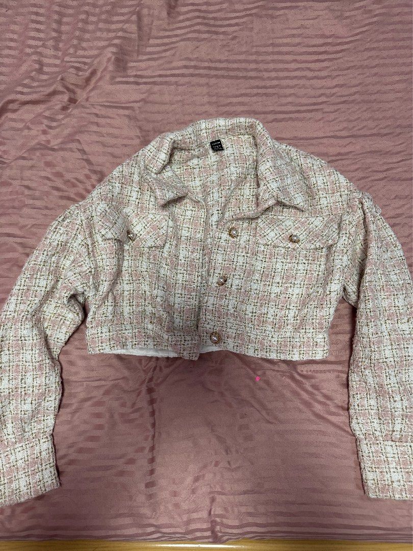 Shein pink cropped tweed coat (Category: Coats, Jackets and Outerwear) located in Quezon City. Submitted by tabithaag11n (Listing ID 1377518504, Image 1). Description: Brand new. Never used. Stocked in my cabinet for years. Rfs: i dont like the fabric. Tweed is not my fave. lowballers will not be entertained Mop: GCASH & BPI only Courier: lbc and jnt Can do same day delivery (buyer should pay for the sf / delivery fee) .