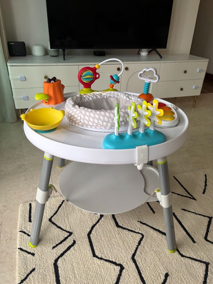 Skip Hop Activity Center (Category: Infant Playtime) located in Singapore. Submitted by j10023 (Listing ID 1377406317, Image 1). Description: .