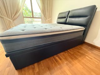 (Category: ) located in . Submitted by oooyn (Listing ID 1377469808, Image 1). Description: .