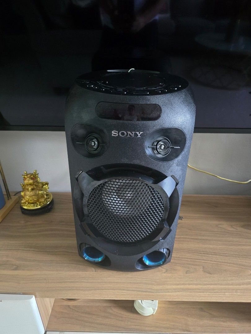 Sony Karaoke (Category: Other Home Appliances) located in Quezon City. Submitted by jonjonlor (Listing ID 1377394050, Image 1). Description: Sony karaoke component almost new complete set. please call 09178804580.