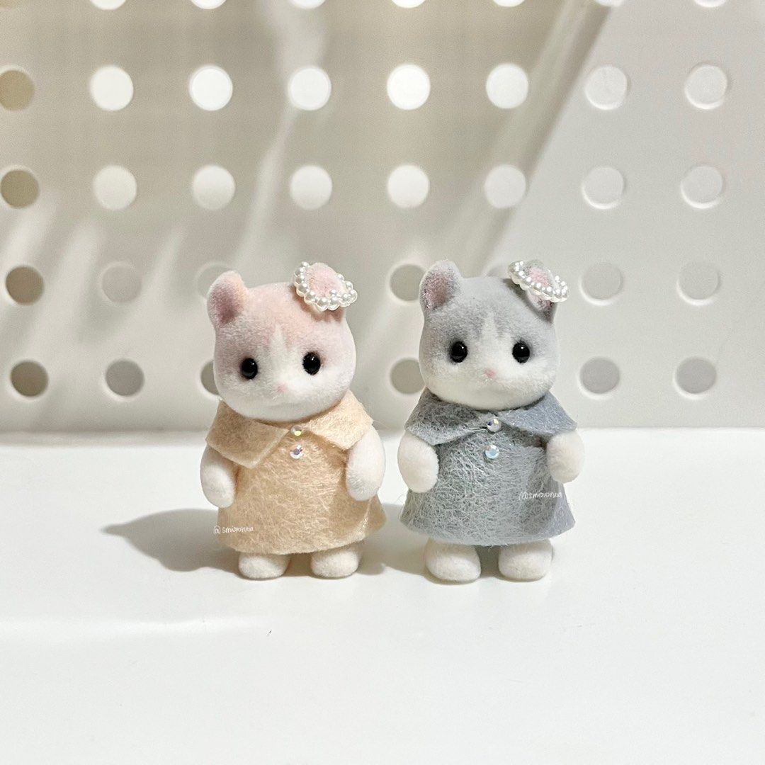 Sylvanian Families CLOTHES ONLY !! (Category: Babies & Kids Fashion) located in Cavite. Submitted by matxhaffe (Listing ID 1377528636, Image 1). Description: wts lfb ufs sylvanian outfits! ★ classy - ₱65 w/ free limited ear accessories (see second photo for available colors!) ★ nursery - ₱75 (green and red only!) ★ strawberry - ₱85 ⬭ only collars will be glued; the back will be locked with velcro ⬭ as this is hand-sewn, manage ur expectations ♡ m