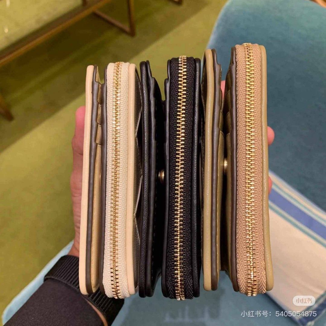 Tory Burch Wallet (Category: Luxury Bags & Wallets) located in Manila. Submitted by authenticbagswatchesco (Listing ID 1377434974, Image 2). Description: NEW ARRIVAL 💐Authentic Tory Burch wallet 💐 ₱2,550 each 📌 with dustbag, paperbag (hindi pwede isabay ng ship sa watch) 📌Courier ( J&t) MONEYBACK IF PROVEN FAKE! Inquire now! PM me directly! Authentic bags & watches. Co NEW ARRIVAL AUTHENTIC WATCHES ‼️ U.S Bought 🇺🇲 / DIRECT FACTORY OUTLET ✅